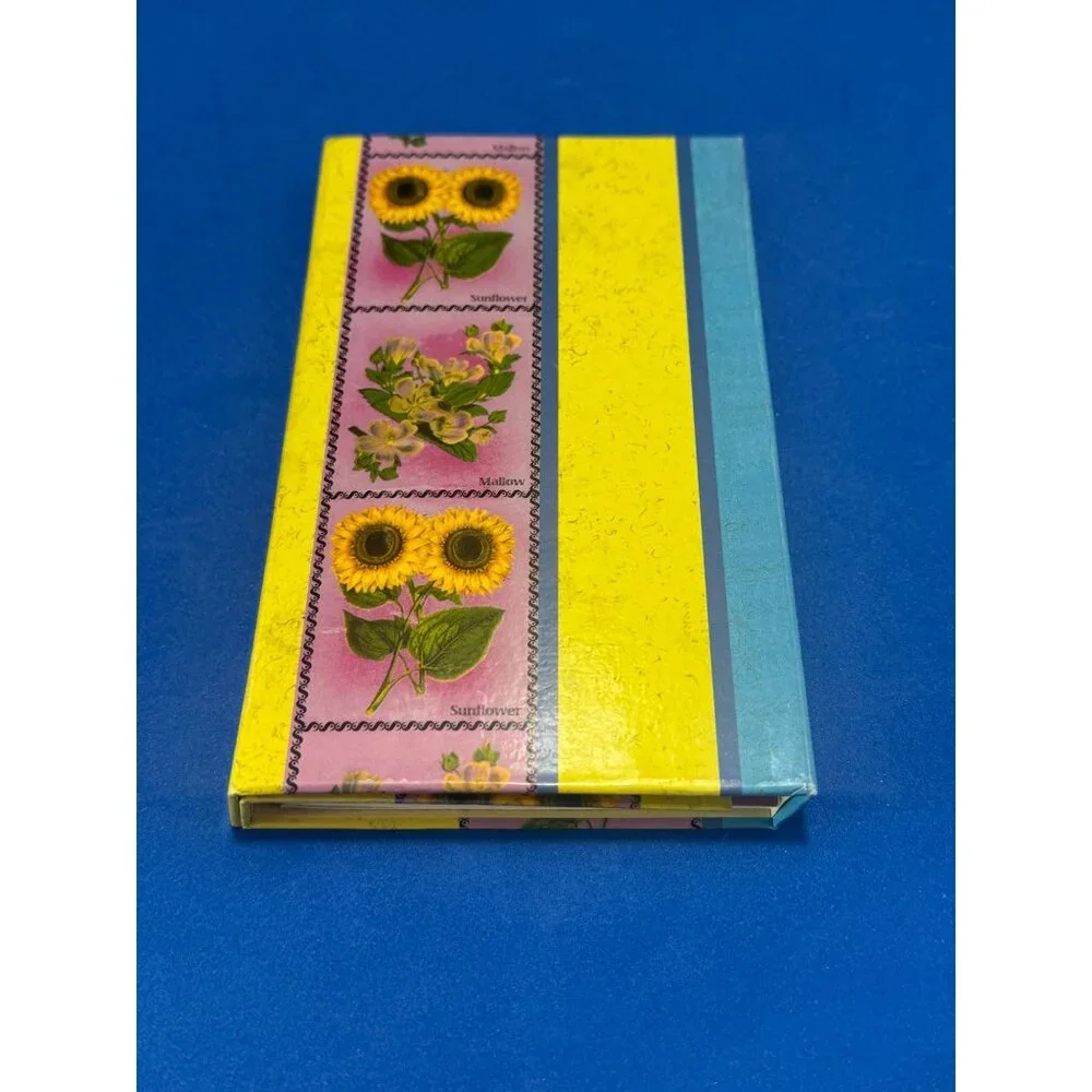 Floral-Themed Organizer With Note Pad